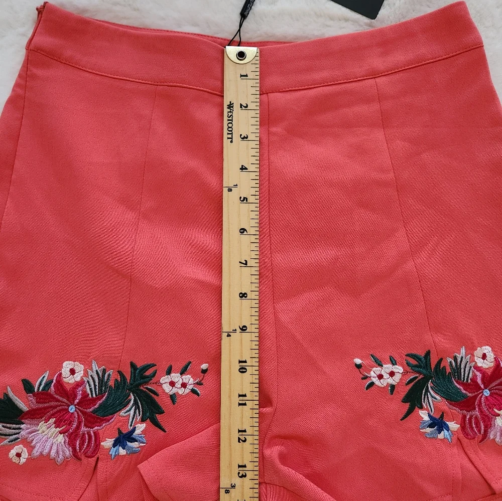 Prettylittlething Embroidered Coral Women's Shorts